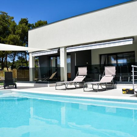 Villa Sportiva Zadar With Private Heated Pool Bagian luar foto