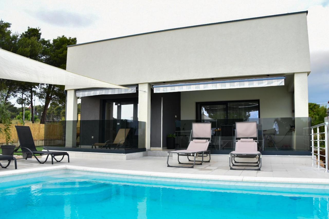 Villa Sportiva Zadar With Private Heated Pool Bagian luar foto